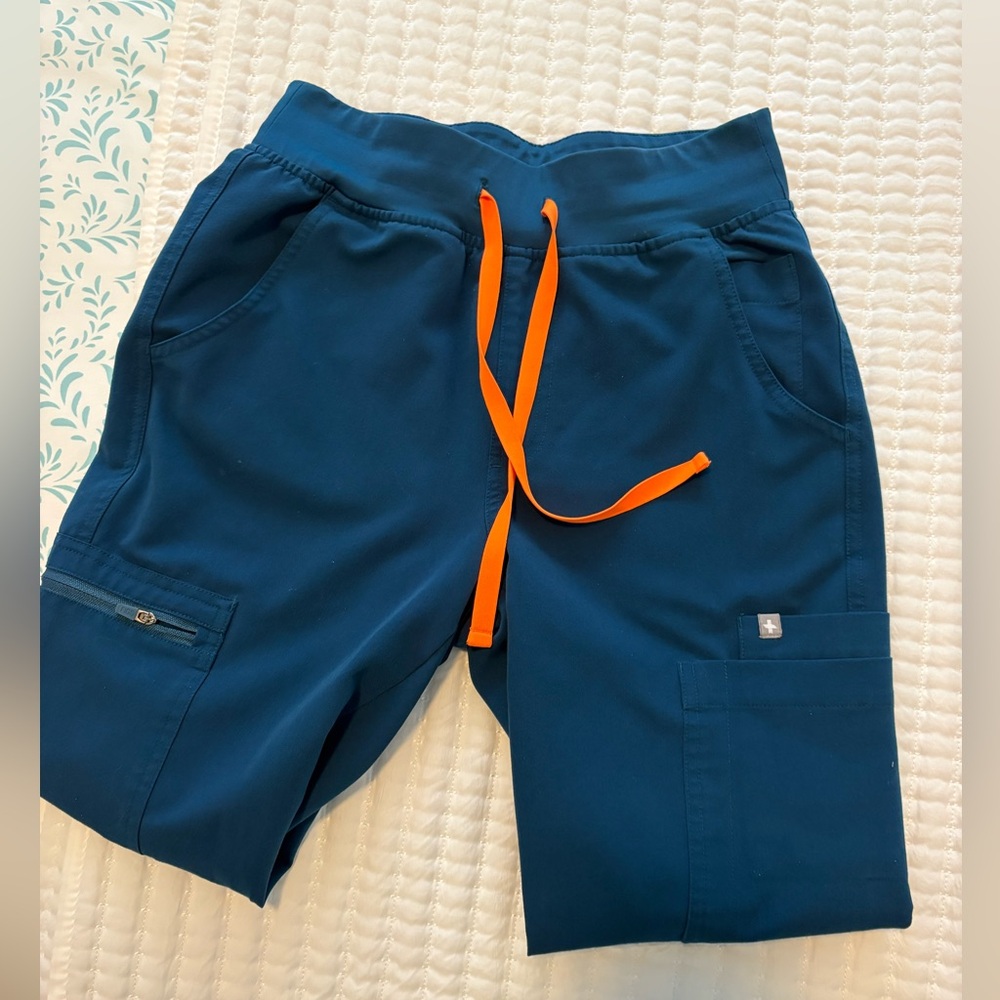 Figs Yola Scrub Pants in Caribbean Blue